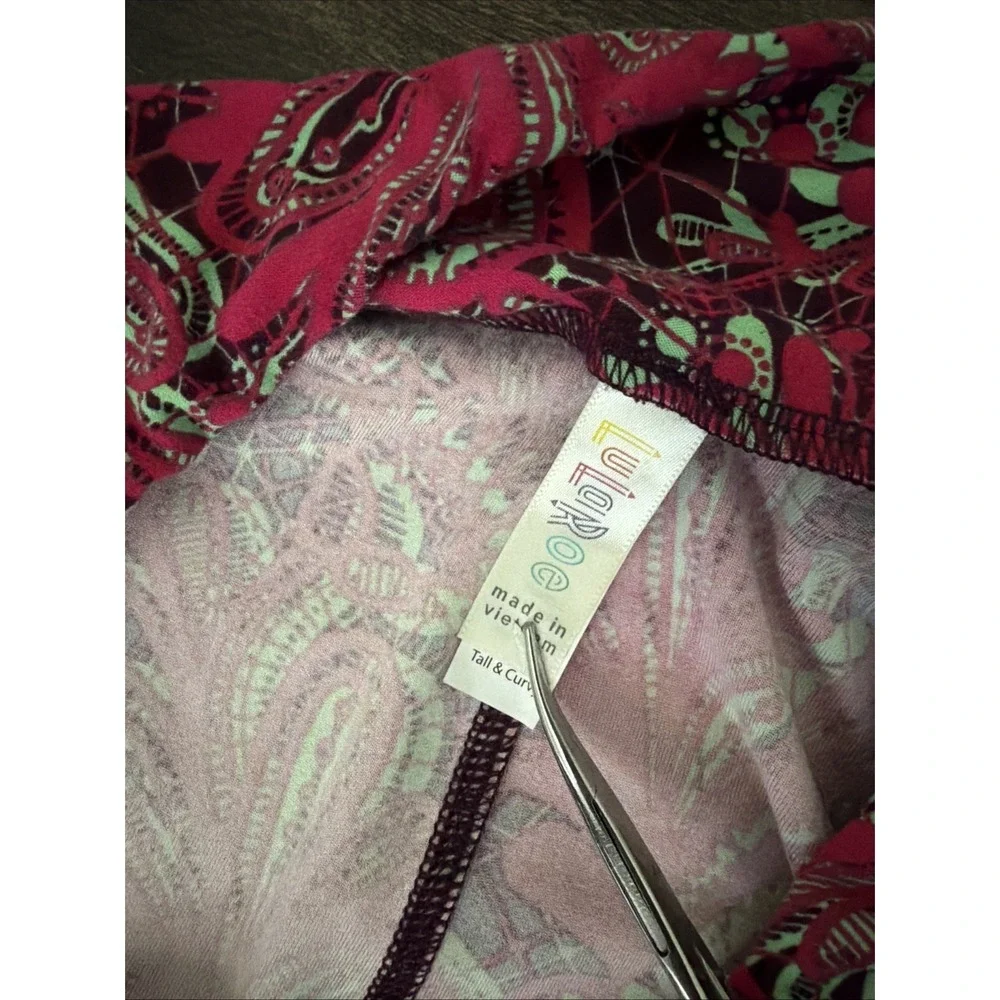 Lot 5 LuLaRoe Tall & Curvy Leggings Floral Geometric Flamingos Stars Hearts EUC - Picture 10 of 12